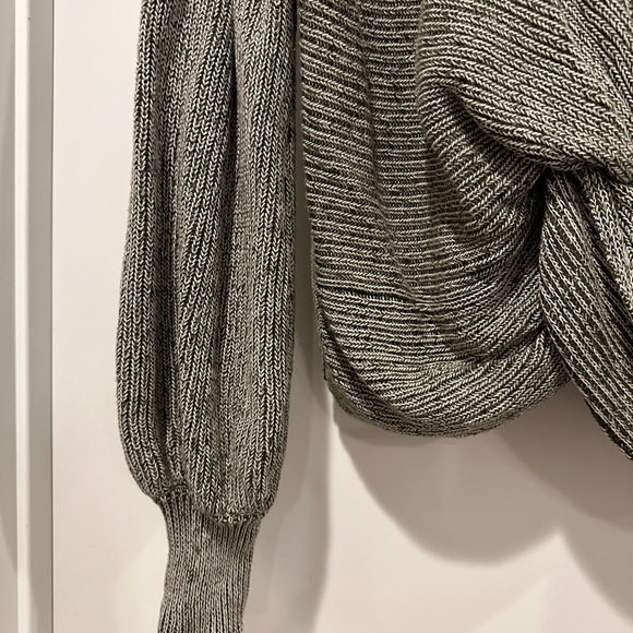 V Neck Sweater - Picture 4 of 5